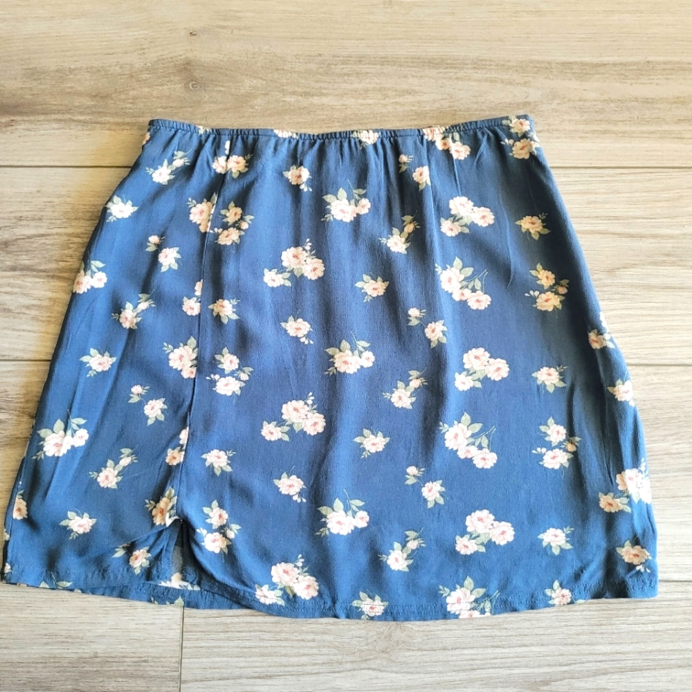 American Eagle Light Dainty Cottagecore Picnic Periwinkle Floral Miniskirt Small